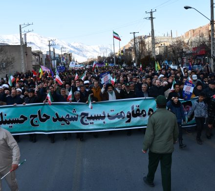 حضور مردم شهر ماکو در راهپیمایی ۲۲ بهمن و نمایش ایرانِ مقتدر